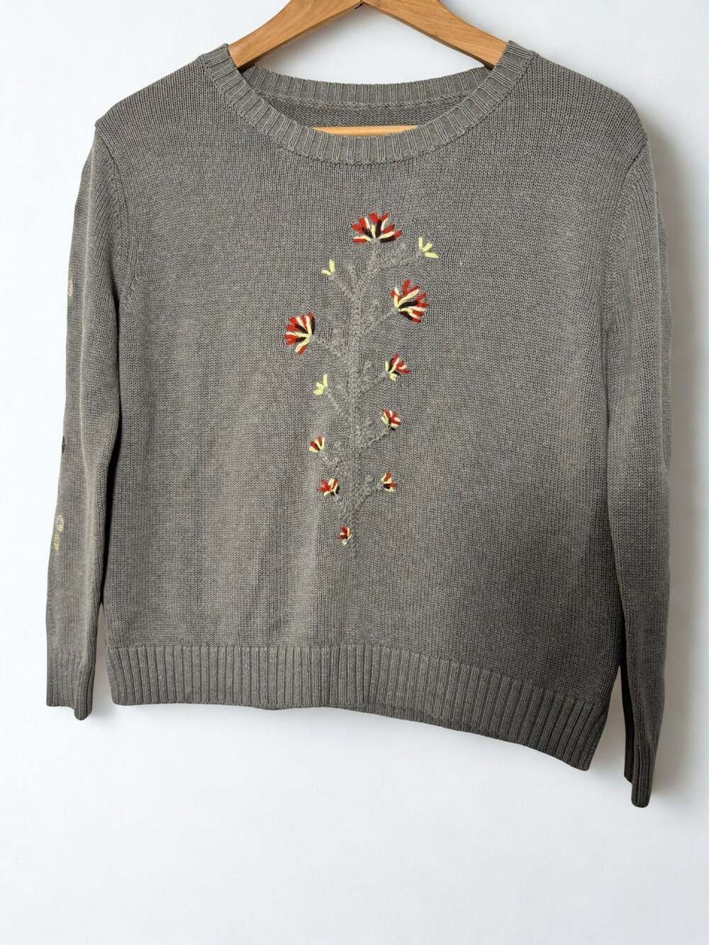 Y2K- Embroidered floral/swirl sweater- Small